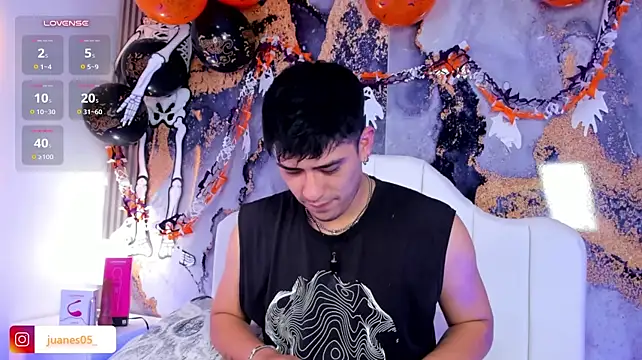 XXX chat uživo modela RyanClark_