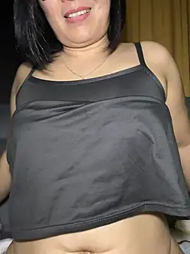 LyiaaaZy's Live XXX Chat