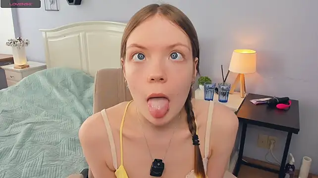 LavenderMitten Live XXX Chat