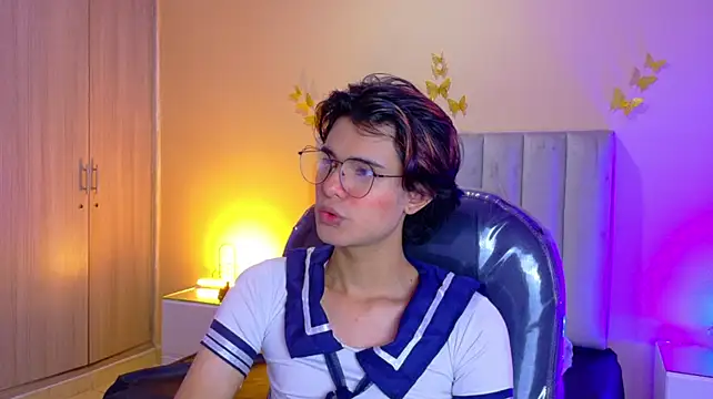 Chat XXX ao vivo de Derek_Sinn