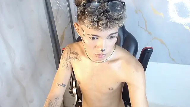 แชท XXX สดของ NaimVoss
