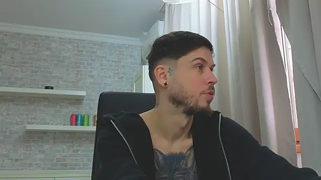 JonahShaw – Naživo XXX chat
