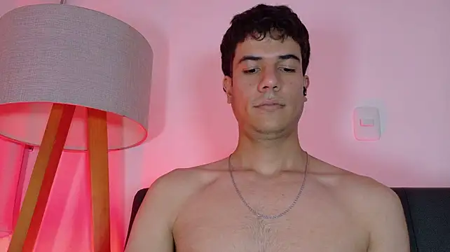 צ'אט XXX בשידור חי של Derek_stud_