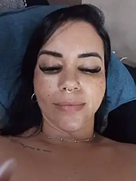 XXX chat uživo modela Luabaldo