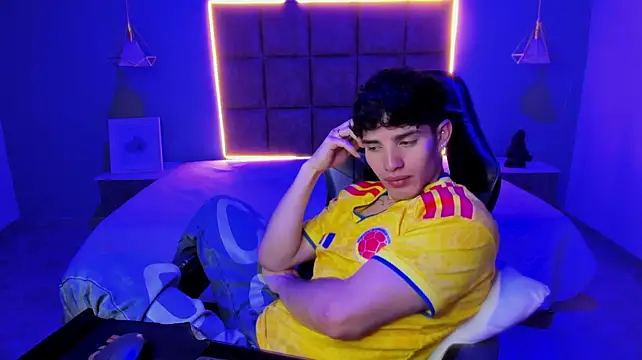 Chat XXX en directo de AlejooTwink