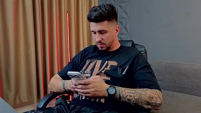 Chat +18 de LoganStroud ao vivo