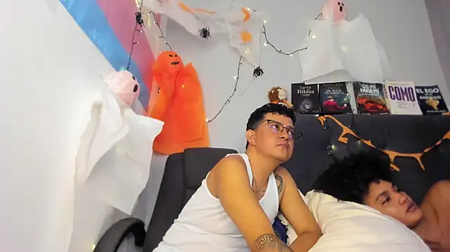 XXX chat uživo modela MiandMike