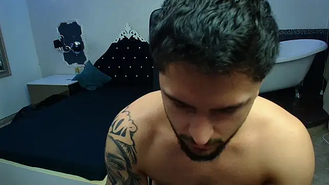 XXX chat uživo modela TroyWadee