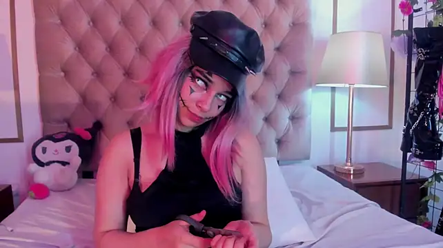 kira_Berry_ Chat XXX in diretta