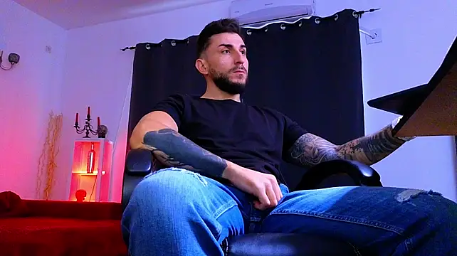 MightyAaron66 – Live XXX-chat