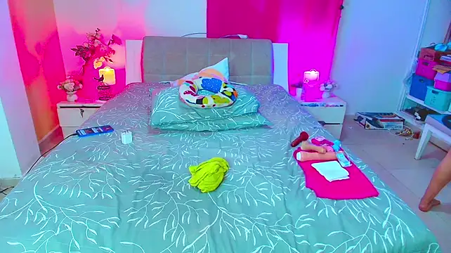 Chat +18 de Kendralove31xxx ao vivo