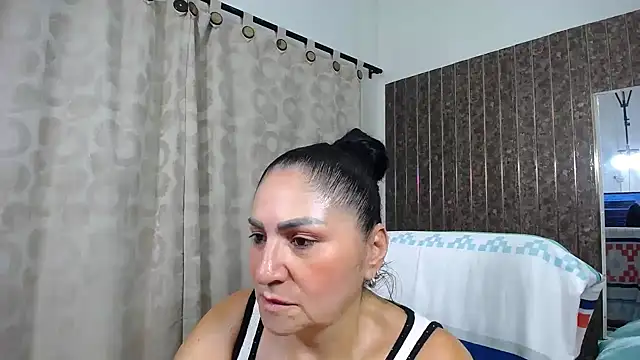Chat +18 de mature_bigboobs10 ao vivo