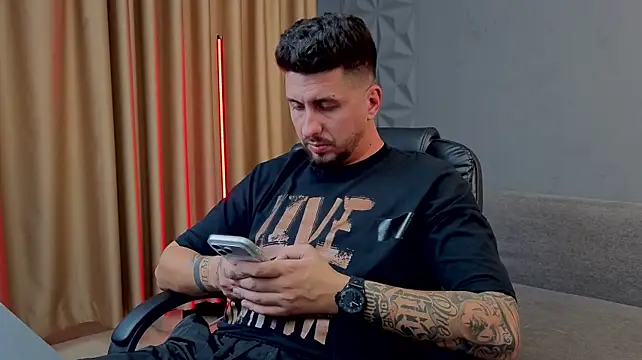 Chat XXX Live LoganStroud