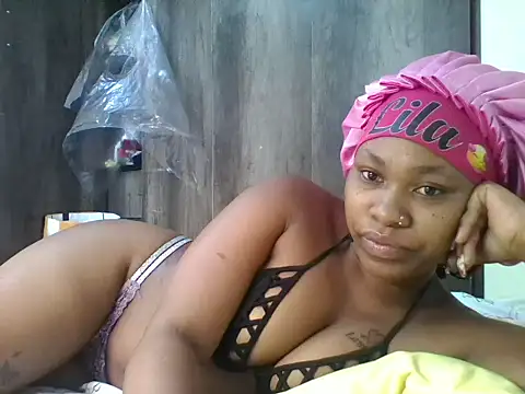 Juicyy_afriq Adlı Modelin Canlı XXX Sohbeti
