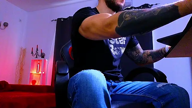 Chat XXX en directo de MightyAaron66