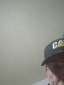 Rootpass222's Live XXX Chat
