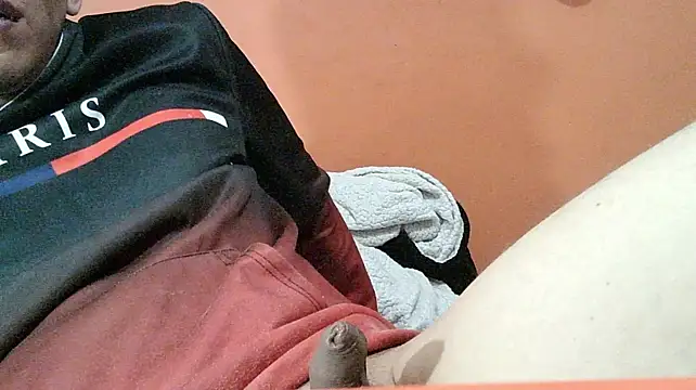 Bruce_37 Live XXX-chat