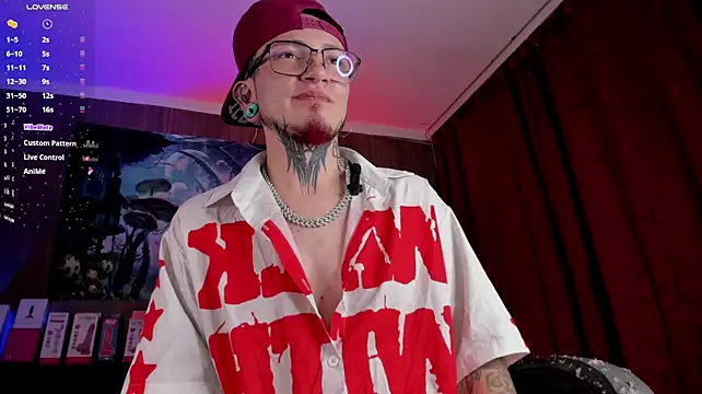 צ'אט XXX בשידור חי של tyler_jones_