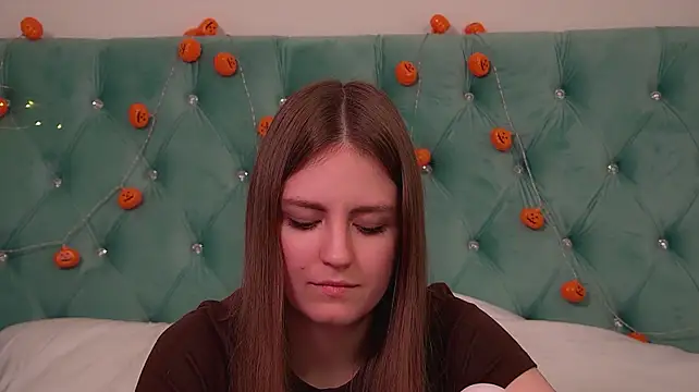 SofiaSarvains 现场XXX聊天
