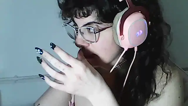 Chat XXX en directo de Owly_bloom