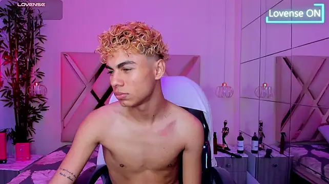 Živý XXX chat Anyelo_Twink