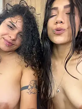 Twoshotsparty420's Live XXX Chat