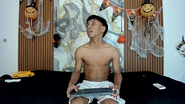 แชท XXX สดของ tyler_twink_boy