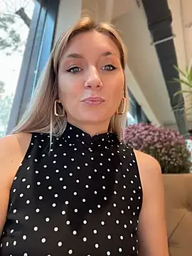 Crazy-Rosa's Live XXX Chat