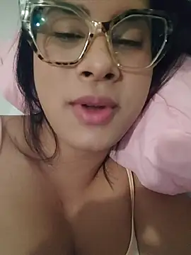 Chat +18 de Rashell-Zepol ao vivo