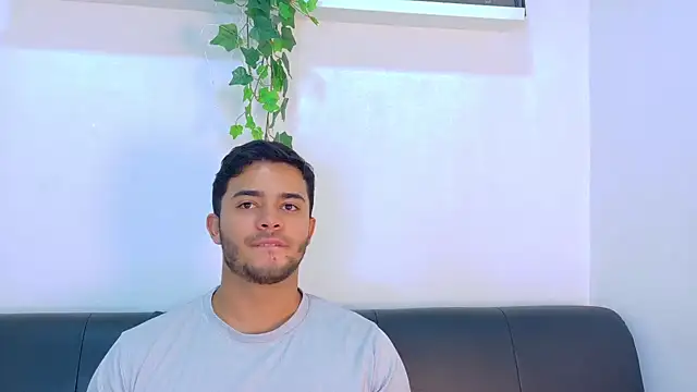 TylerWest_ Chat XXX in diretta