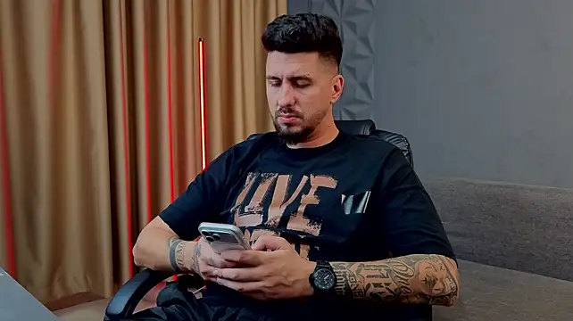 Chat +18 de LoganStroud ao vivo