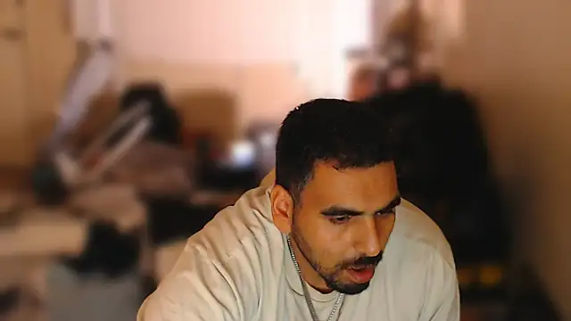 100J – Naživo XXX chat