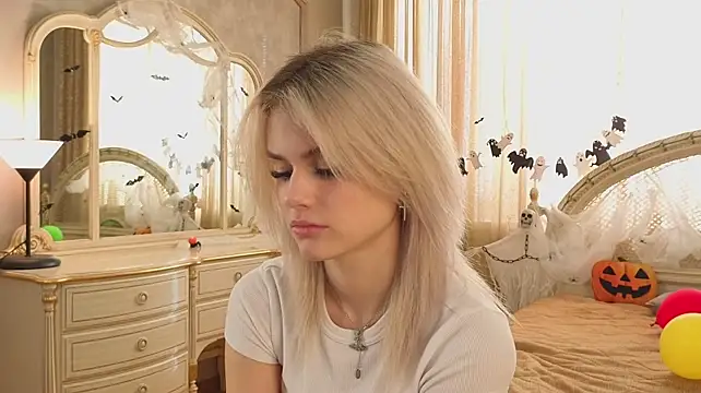 MercedezTimbs' Live XXX Chat