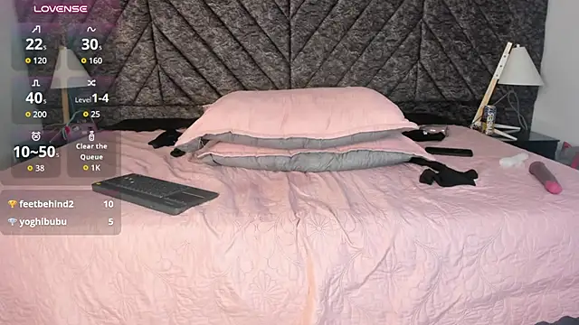 DemonFoxx live XXX chat