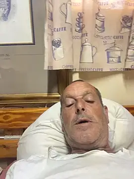 XXX chat uživo modela GeldenKuy
