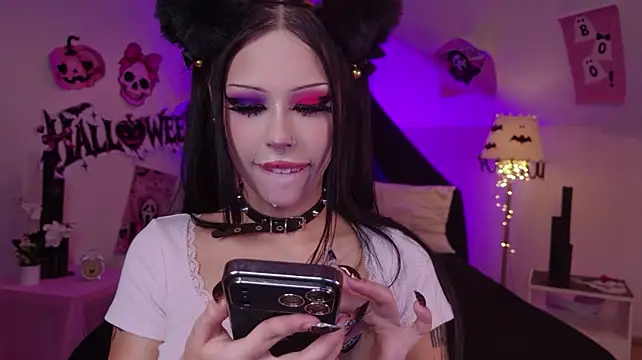 venomeowww__'s Live XXX Chat