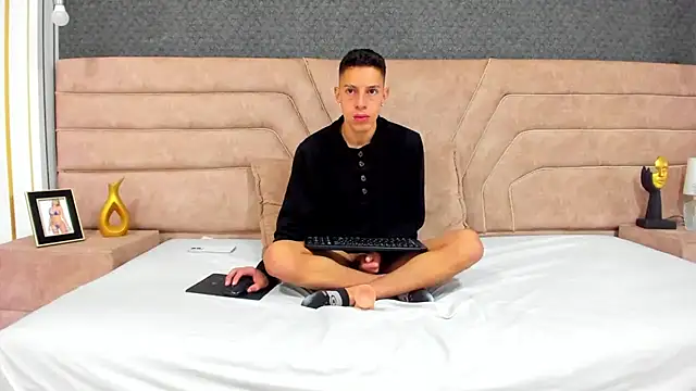 Chat +18 de thiago19s ao vivo