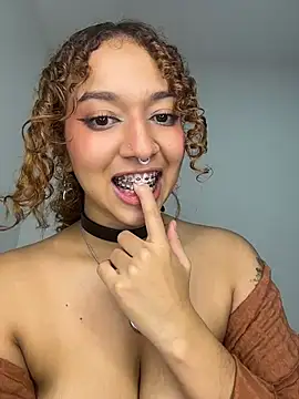 Scarleth_444 XXX чат на живо