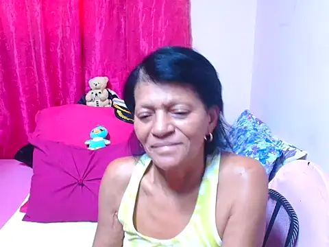 Chat +18 de sluttyrox ao vivo