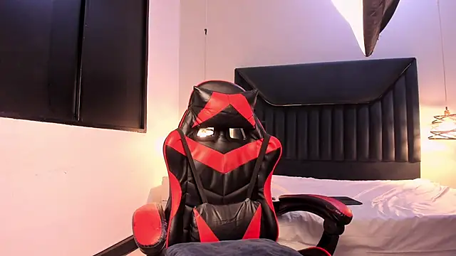 Živý XXX chat MaxLeons