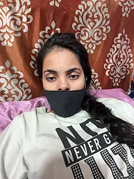 Sandhya_77 Adlı Modelin Canlı XXX Sohbeti