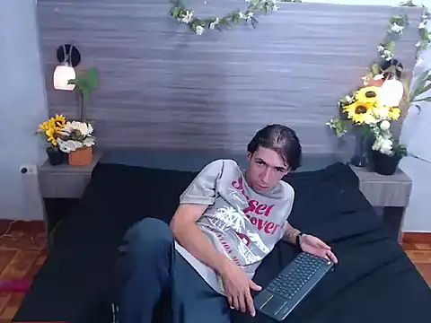 Ares_And_Susana Adlı Modelin Canlı XXX Sohbeti