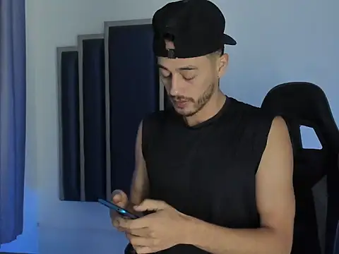 Damiam_23's Live XXX Chat