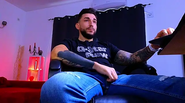 MightyAaron66 – Naživo XXX chat