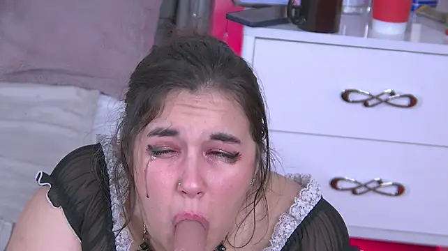 Онлайн чат XXX LolaButtie