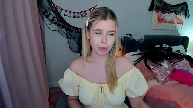 FollowLoveen Live XXX chat