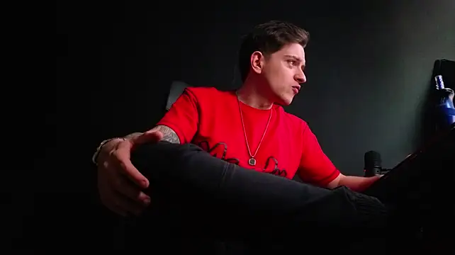 FelixStarkk Adlı Modelin Canlı XXX Sohbeti
