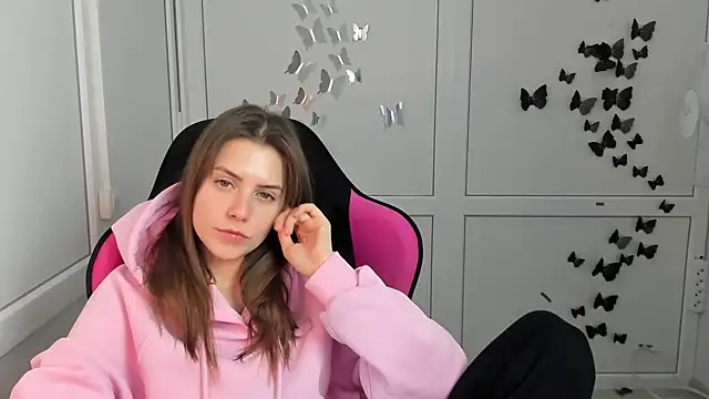 SoftBloomMira's Live XXX Chat