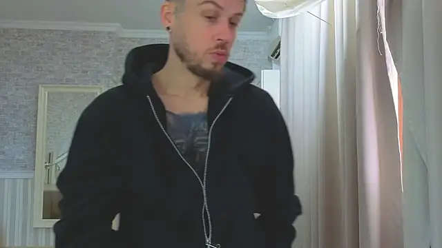 JonahShaw Adlı Modelin Canlı XXX Sohbeti