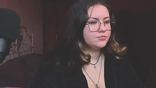 Laura_KaramazovのライブXXXチャット